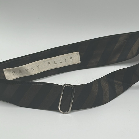 Perry Ellis black and brown striped 100%silk bow tie - Picture 3 of 5